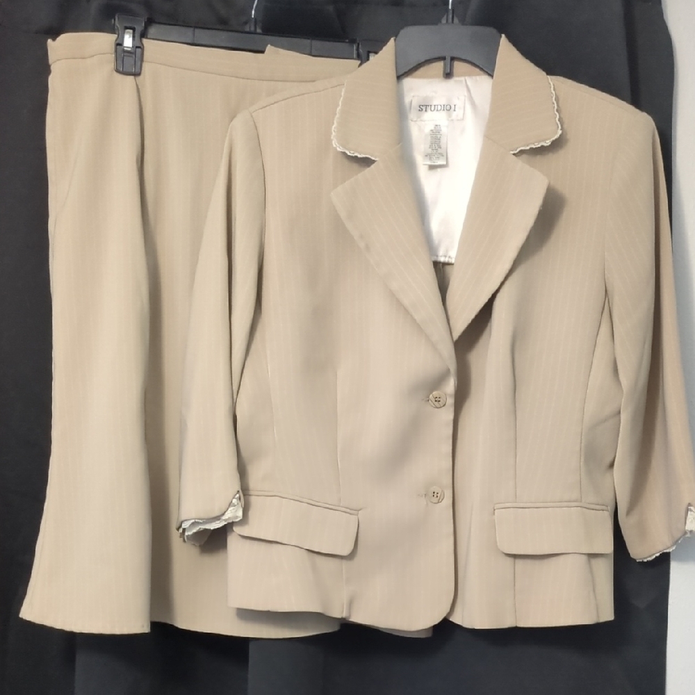 Studio I Beige Women's Blazer and Skirt Set